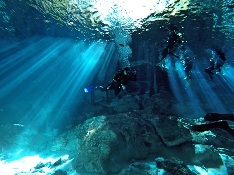 cenote dos ojos