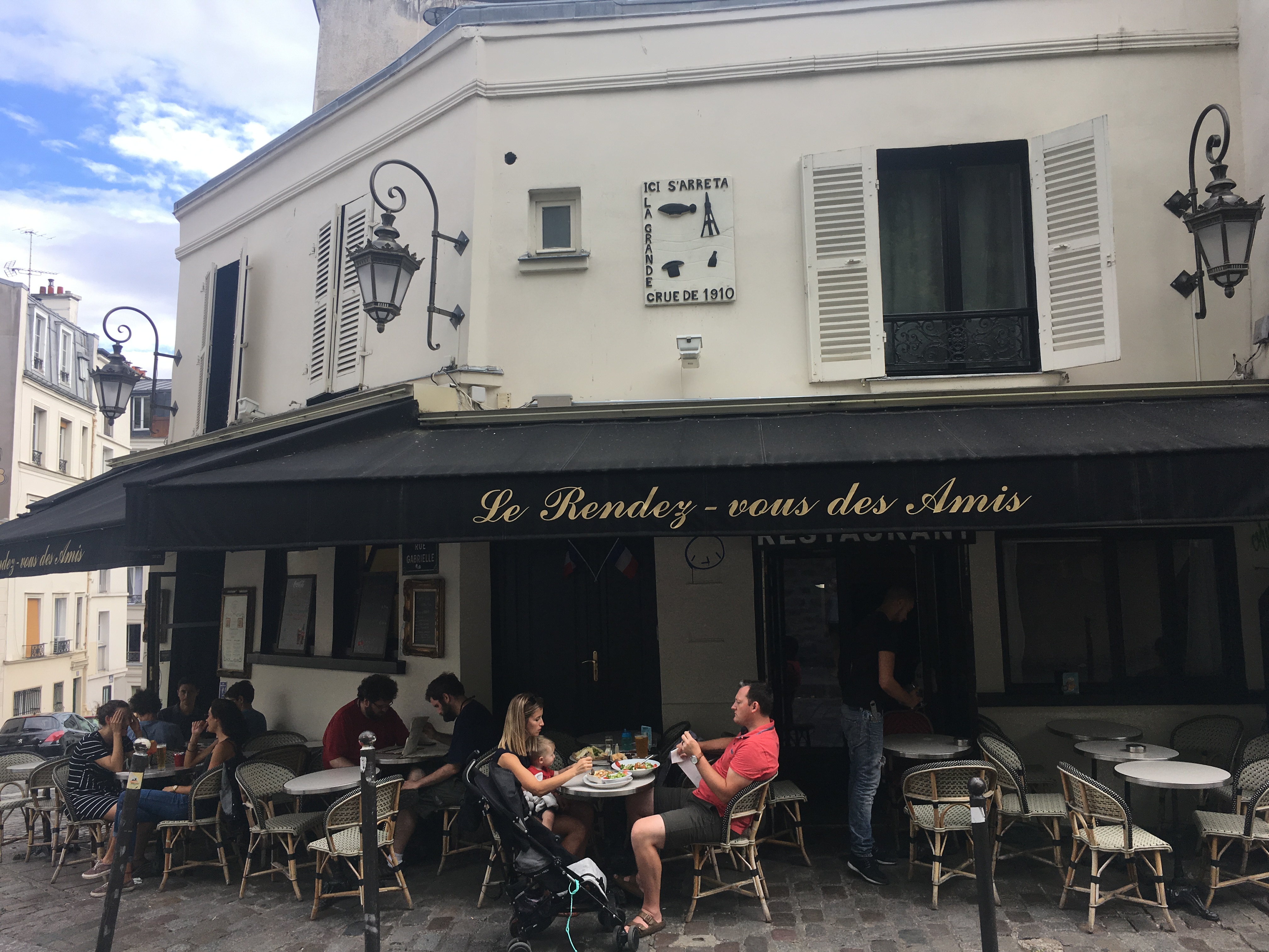 wine bar montmartre