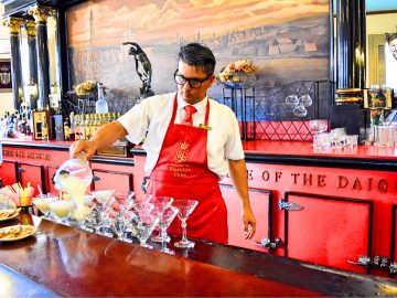 A bartender pours drinks at La Floridita in Cuba