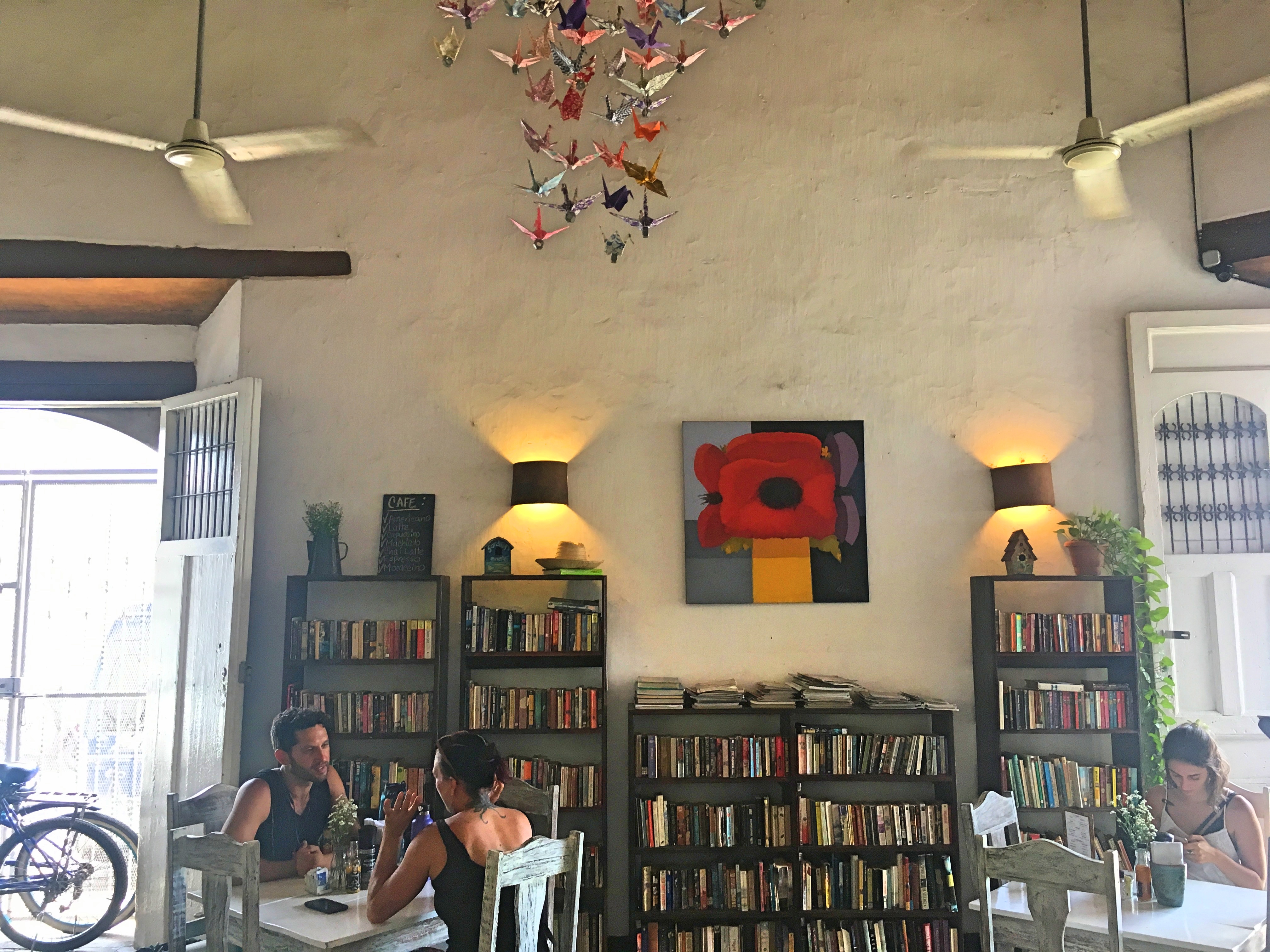 library cafe in granada