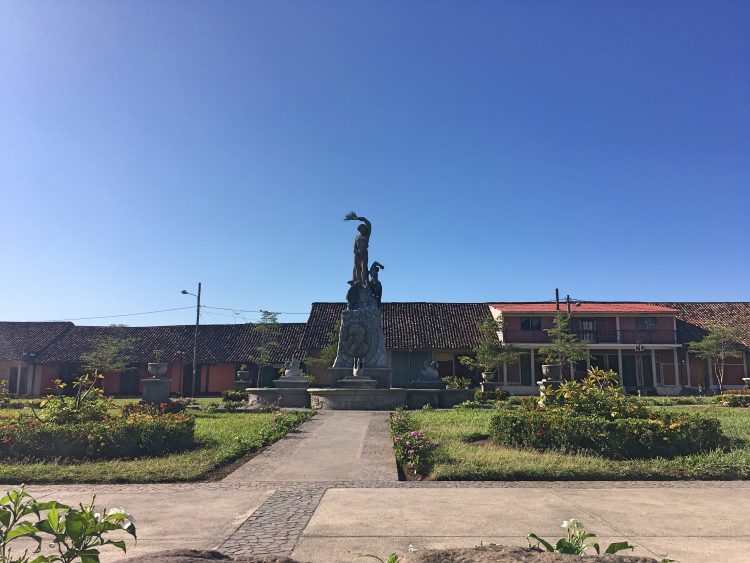statue in granada nicaragua