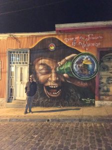 pirate street art valparaiso