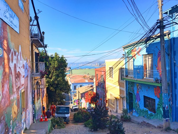 valparaiso chile street