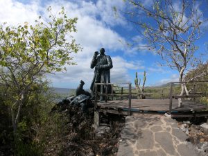 darwin statue galapagos