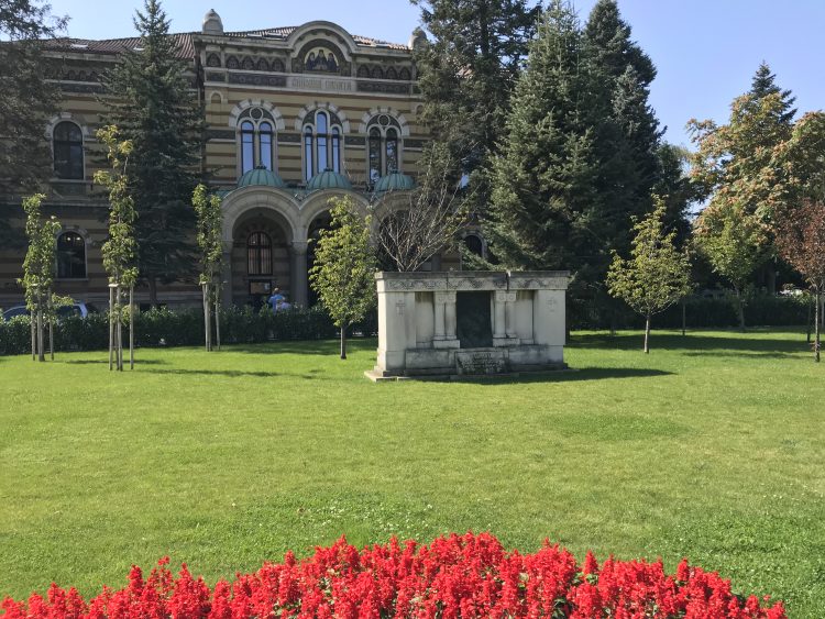 bulgaria garden