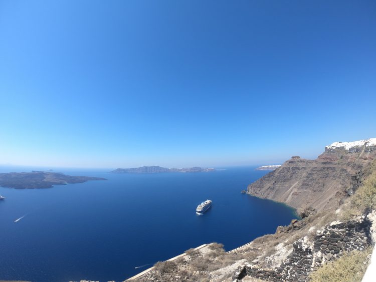 cruise in santorini